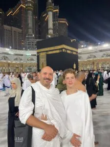 Pilger in Ihram-Kleidung